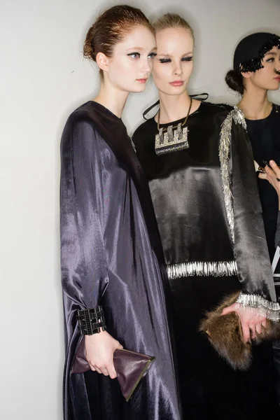 Look 25